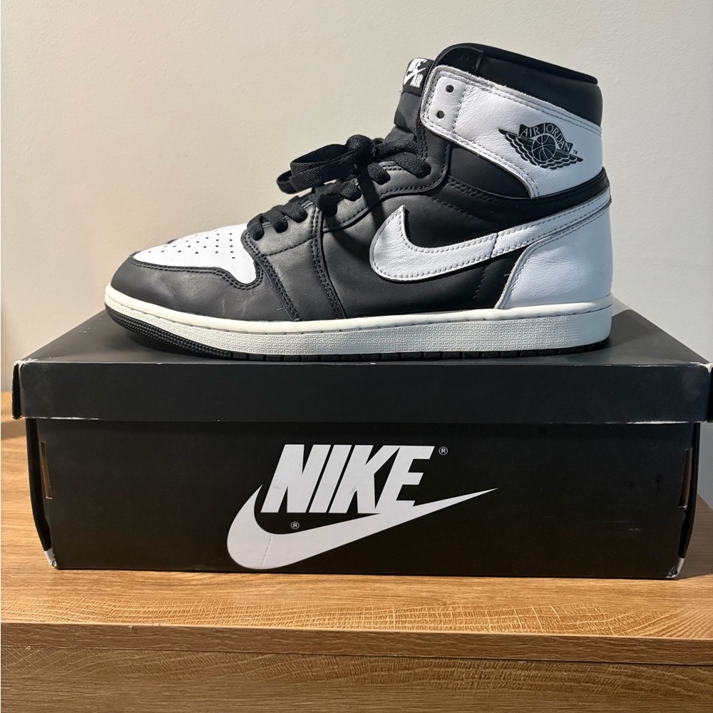 Nike Men's Black and White Sneakers